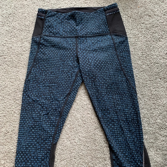 lululemon athletica Pants - Lululemon Blue/Green/Black Patterned Crops - 23"